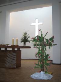 4 Altar und Apsis Innenraum